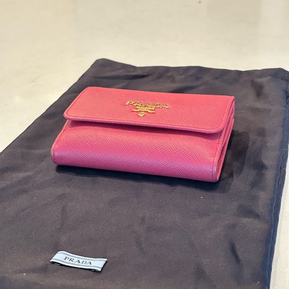 Prada wallet in petunia pink - Picture 8 of 9
